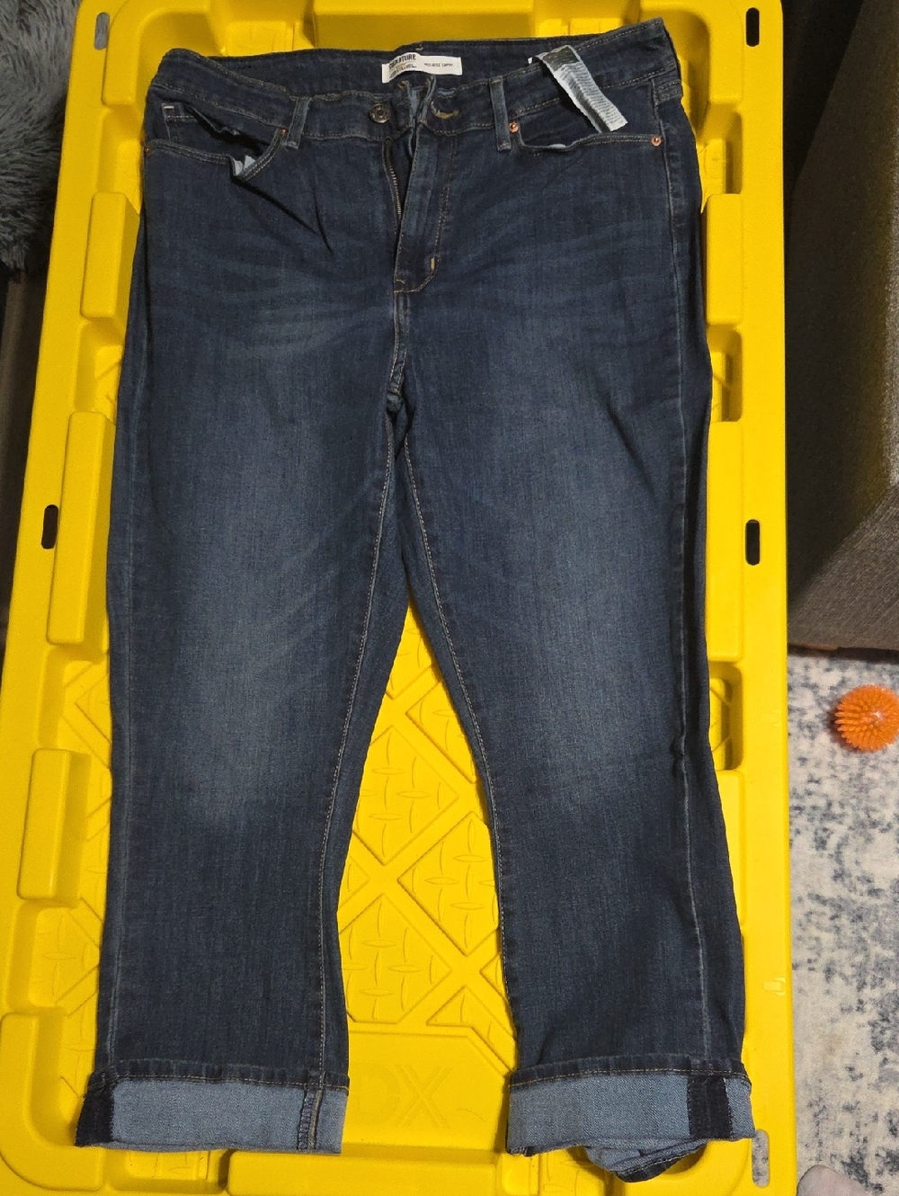 Levi's Dark Blue Mid Rise Capri Jeans